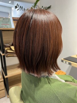 エピック(epic bace) epic hair パツっと外はねボブ
