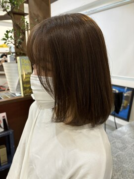 ルイ(ROUIS produced by LUCK 津田沼) ROUIS 津田沼 ブリーチなし オリーブベージュ