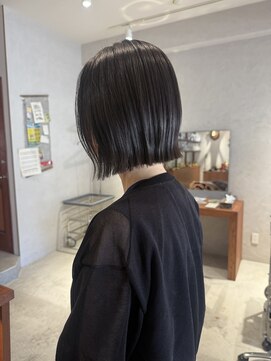 ウツギ(UTSUGI) ぷつっと大人ボブ