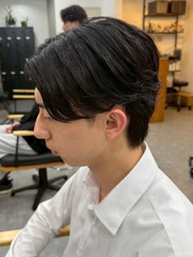 フゥ 宇都宮(FeU) 宇都宮メンズフェザーパーマニュアンスパーマセンターパート眉毛