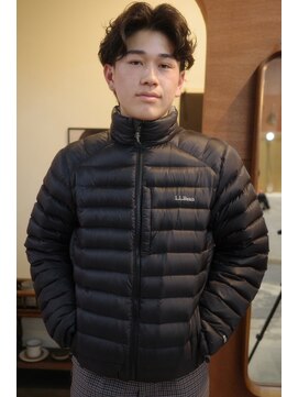 エディ(Edy) センターパートカルマヘアニュアンスパーマ韓国ヘア眉毛カット