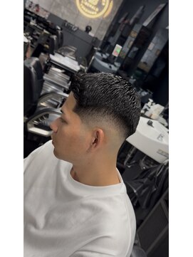 フランクスバーバーリベラルド 横浜(FRANK'S BARBER LIBERALD) MEN’S HAIR/フェザーアップ/スキンフェード S