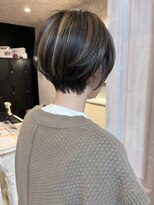 キャアリー(Caary) 福山人気20代30代立体感ハイライト小顔骨格補正ショートヘア美髪
