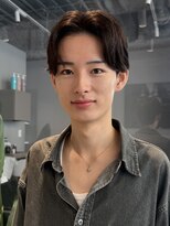トリッカ シブヤ(TRICCA SHIBUYA)&nbsp;メンズカットパーマフェザーニュアンス毛流れセンターパート渋谷