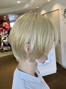 ダブル アンダーバー サロン(W_SALON) 【W_SALON 河原町】ハイトーンブロンド/ショートボブ