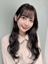 ティア(Tia.)&nbsp;(韓国風/ウェーブ巻き/ロングヘア/前髪/サイドバング/小顔)