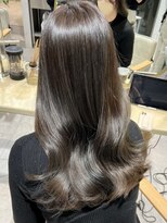 ティア(Tia.)&nbsp;(韓国風/くびれヘア/縮毛矯正/前髪/サイドバング/小顔)