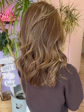 ハニー(HONEY) 10レベルベージュハイライト/ブリーチ/ハイトーン/髪質改善