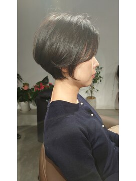 トナリ(tonari) 上品な流しめショート