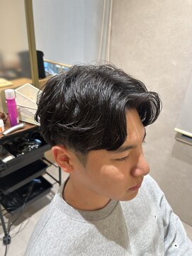 アレアル 広島並木通り店(ALEAR) センターパート×毛流れニュアンスパーマ