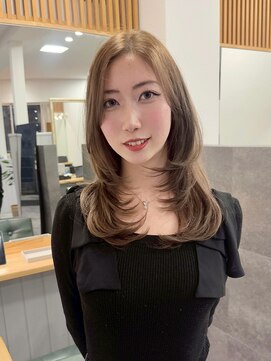 イコ 心斎橋(.ico) レイヤーカットアプリコットオレンジハイライトカラーボブヘア