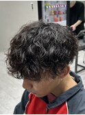 動きと束感のメンズ波巻きパーマ