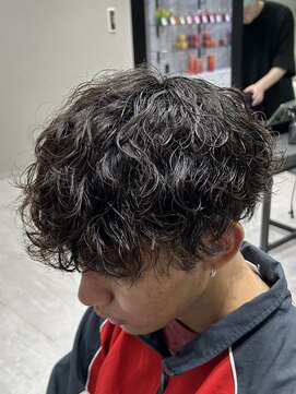 グロップ 町田(GLOP) 動きと束感のメンズ波巻きパーマ