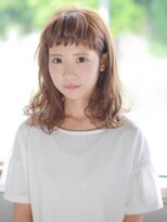 テューア ヘア ガーデン(tua hair garden)&nbsp;ショートバングとルーズなカールの甘辛ミックスセミディ