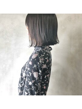 ミント(mint) 暗髪グレーで透明感。