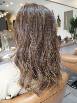 アムト(amt.) 【amt.】color02 ハイトーンアッシュ