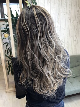 ルアナ(LUANA) ホワイト系バレイヤージュ