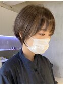 丸みショート 透明感ブラウン 前髪あり 簡単スタイリング