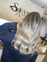 スワン サッポロ(SWAN sapporo)&nbsp;ホワイトベージュバレイヤージュ