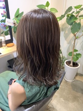 エフ プラス(F+plus) くびれヘア/かき上げヘア/グレージュ/20代30代40代50代