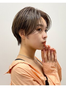 イヴォークオオサカ 心斎橋(EVOKE OSAKA) 丸み 抜け感 可愛い 韓国風 おしゃれ 大人 くびれショート