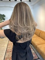 メリー オオサカ(Merly Osaka)&nbsp;ハイトーンだけどレイヤーで大人モテ！_creamy beige_