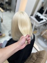 カリーナ(CARINA)&nbsp;ホワイトブロンド/ホワイトカラー