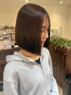 オーバルヘアー(OVAL hair) 切りっぱなしミディアム/ダークブラウン