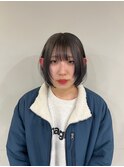 グレー