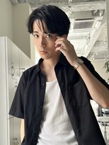 ノイ(noi)&nbsp;センターパートニュアンスパーマ刈り上げツーブロックメンズヘア