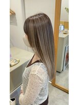 ハイク(HYKE)&nbsp;エアタッチバレイヤージュ+ベージュスタイル