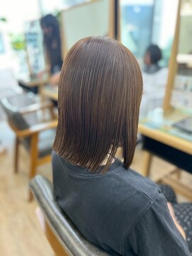 ネオリーブ クーロ(Neolive curro) 小顔タッセルボブ×暗めカラー[ぱつっとボブ/縮毛矯正/横浜韓国]