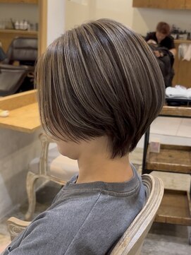 ディフィー 梅田(Defi) ショート/白髪ぼかし/白髪ぼかしハイライト/グレージュ/岡