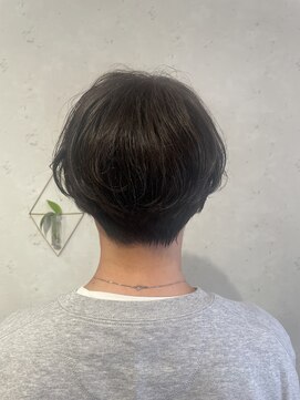 ビジ(biji) マッシュショート