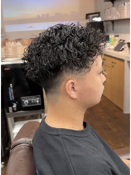 バタクラン(BATACLAN) カーリーパーマ/メンズカット/メンズパーマ/フェード/バーバー