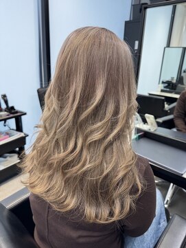 パヌポン(PANUPON) ベージュハイライトケアブリーチダブルカラーバレイヤージュ