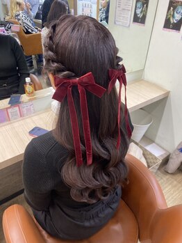 アップスニニー(up's niny)の写真/【新宿駅徒歩5分】双子ヘアセットやリボンアレンジ等、カジュアルだけど可愛くキマるstyleが見つかります♪