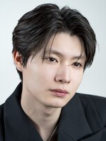 オーシャントーキョーオーバー 渋谷(OCEAN TOKYO OVER)&nbsp;センターパートフェザーパーマニュアンスパーマシャドウパーマ