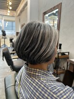 ヘアメイク デザート(HAIR MAKE DESART)&nbsp;佐藤洋一【グレイヘア白髪活かしショート】