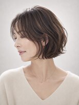 コル(COR)&nbsp;白髪ぼかしハイライト透明感ボブ　40代50代60代