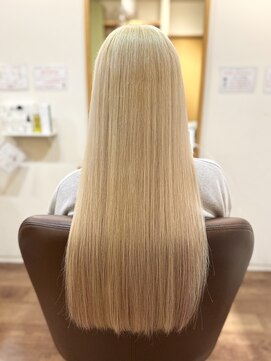 フリージア(freesia) ハイトーン/ブロンド/20代30代40代