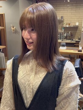 ミニ(mini) オリーブベージュ×ミディアムスタイル