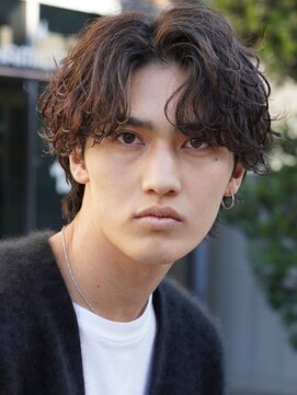 フィフス 栄(fifth) S字のカールが人気のセンターパート×波巻きスパイラルパーマ