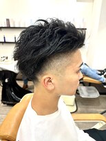 エムズ ヘアーコロラドロック(M's HAIR Colorado Rock)&nbsp;ツーブロックフェードスタイル