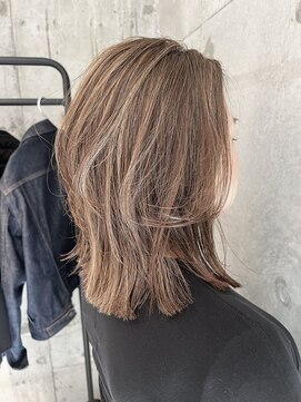 プラスシー(+C) ハイライトで透明感グレージュ!福岡ハイライト/福岡白髪ぼかし