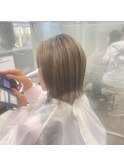 グレイヘアを美しく見せるハイライト＆ローライト。