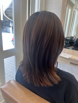 モアヘアーセカンド(MORE-HAIR Second) 外はねスタイル