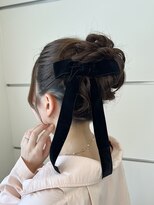 シー(she.) ベロアリボン　ゆるふわアップ　桂ヘアセット