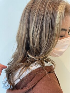 クラップス オル 金沢八景(CLAPS Ore) 金沢八景ショートボブイルミナカラー丸みレイヤーくびれショート