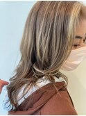 金沢八景ショートボブイルミナカラー丸みレイヤーくびれショート